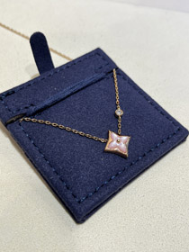 Louis Vuitton LV Pink Mother-of-Pearl Floral Diamond Rose Gold Necklace-3726  